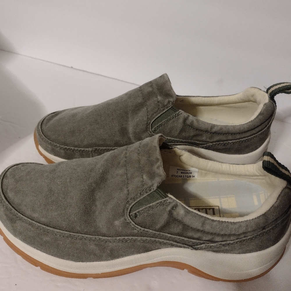 LL Bean Sun Washed Can as Size 7M Green